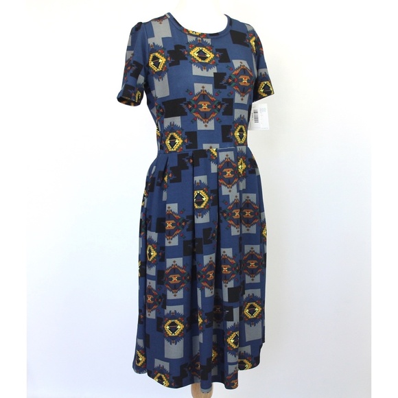 LuLaRoe Dresses & Skirts - NWT Amelia Pocket dress {LuLaRoe}